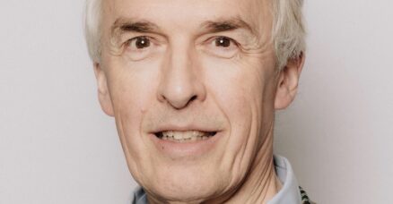 Chef de l'équipe n°1 de l'IRSL : Professeur Hugues DE THÉ (Pathologie Moléculaire)