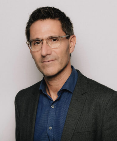 Photo du chef d'équipe de l'équipe n°9 de l'IRSL :PhD, HDR, DR1 INSERM Karl BALABANIAN (Niches lymphoïdes, chimiokines et syndromes immuno-hématologiques)