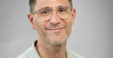 Photo du chef d'équipe de l'équipe n°9 de l'IRSL :PhD, HDR, DR1 INSERM Karl BALABANIAN (Niches lymphoïdes, chimiokines et syndromes immuno-hématologiques)